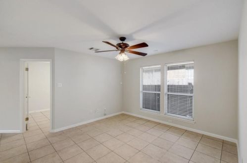 1729 Dapplegrey Ln, Austin TX 78727-4545 exterior