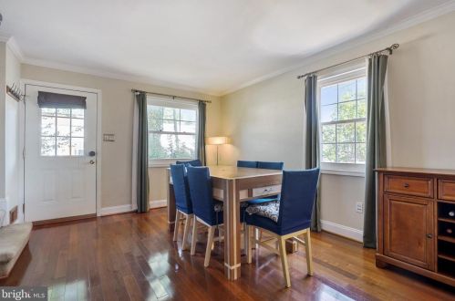 5643 Fenwick Dr, Alexandria, VA 22303-1550