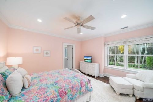 32 Ackerman Rd, Upper Saddle River NJ 07458 exterior