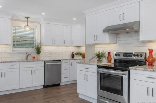 112 East St, New Britain CT  06051-3645 exterior