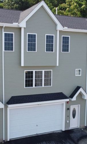 88 Norfolk St, Worcester, MA 01604-2960