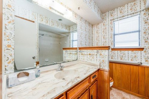 1528 Parma Ct, Irving TX 75060-3742 exterior