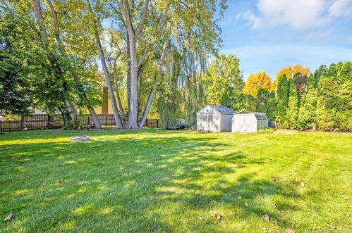 85 Columbia Rd, Windsor CT 06095-3811 exterior