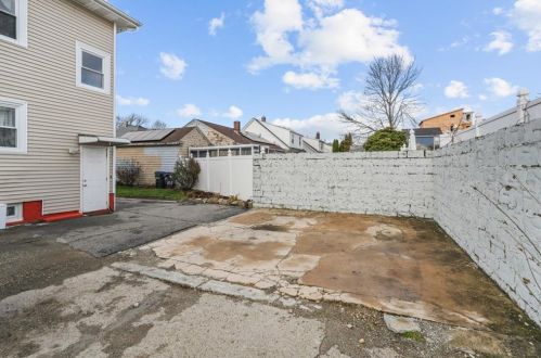 147 Unit St, Providence RI  02909-3929 exterior