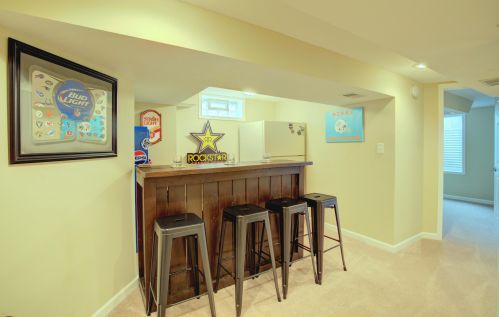 1516 Southlawn Dr, Wyoming MI exterior