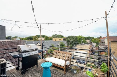 2508 Division St, Chicago IL  60622-2882 exterior