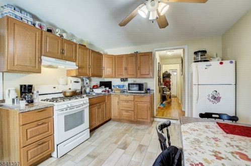 1645 Church St, Rahway NJ 07065-3424 exterior