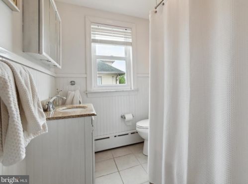 18 Pine St, Camden NJ  08106-1138 exterior