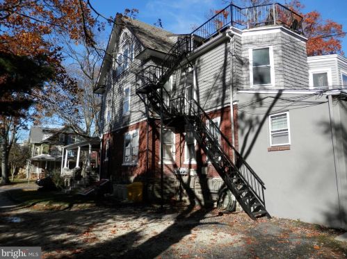 113 Walnut Ave, Ardmore PA 19003-2103 exterior