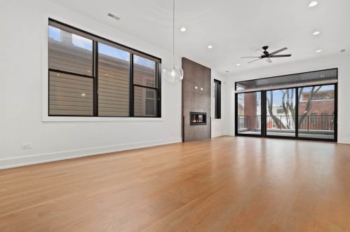 2165 Claremont Ave, Chicago IL 60647-3212 exterior