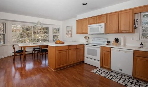 97 Holmes Rd, Ridgefield CT  06877-4303 exterior