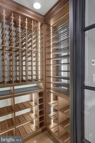 420 3rd St, Washington DC  20003-1930 exterior