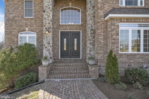 1024 Fornia Dr, Huntingtown, MD 20639-2206