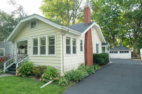 1315 Miles Ave, Kalamazoo, MI 49001-4933