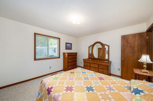 5108 Grn Mdw Rd, Kalamazoo MI 49009-1256 exterior