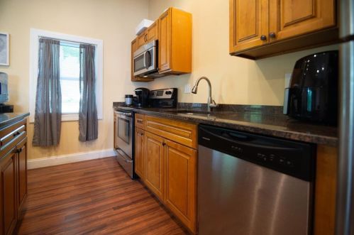 1883 Smith St, Providence RI 02908-1822 exterior