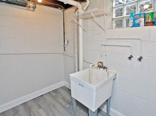 714 Providence Dr, Pittsburgh PA 15239-2258 exterior