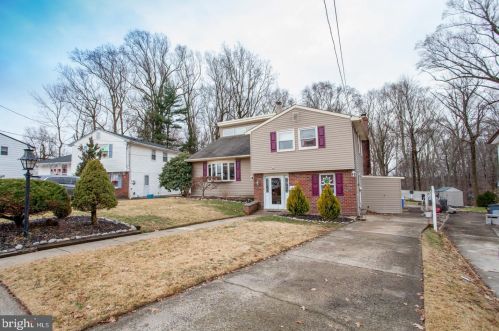 8916 Alicia St, Philadelphia, PA 19115-3513