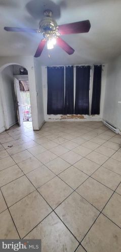 2839 9th St, Philadelphia PA  19133-2043 exterior