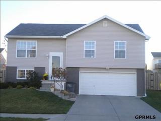 15817 Redwood St, Omaha NE  68136-3166 exterior