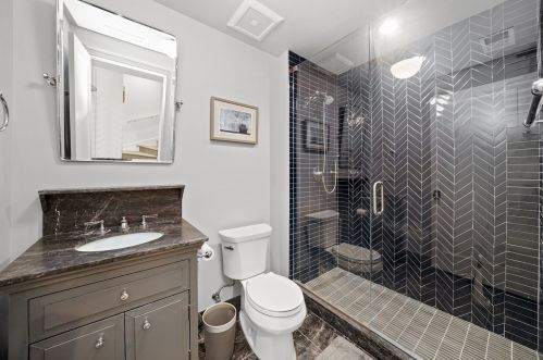 1630 Pr Ave, Chicago IL 60653-3207 exterior