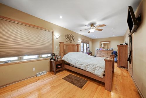 6129 Mcvicker Ave, Chicago IL 60638-4325 exterior