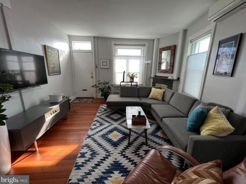 2214 Cedar St, Philadelphia PA  19125-2932 exterior