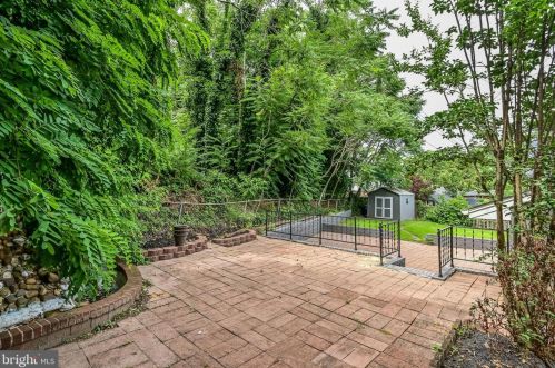 2002 Belle View Blvd, Alexandria VA 22307-1360 exterior