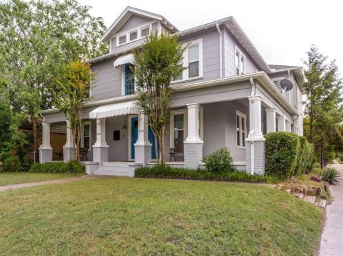 2654 Gladstone Dr, Dallas, TX 75211-5315