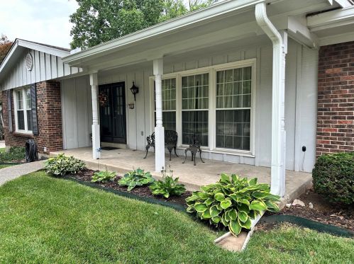 10559 Hackamore Ln, Saint Louis, MO 63128-1203