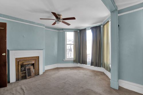 3611 Calumet Ave, Chicago IL 60653-1103 exterior