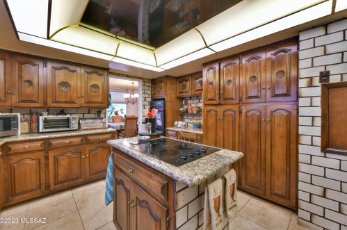 720 Roller Coaster Rd, Tucson AZ 85704-2628 exterior