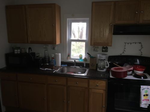 34 Belknap St, Dover, NH 03820-3638