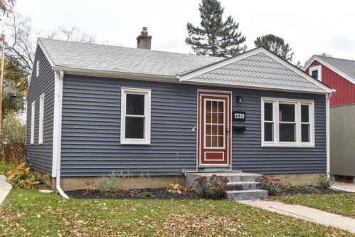 1330 71st St, Milwaukee, WI 53214-3112