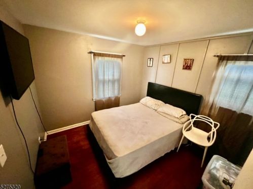 1452 Front St, Plainfield NJ 07060-1033 exterior