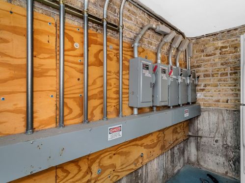 2613 Rascher Ave, Chicago IL 60625-3213 exterior