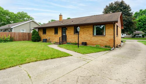 2019 Bloomfield Ave, Kalamazoo MI 49001-5212 exterior