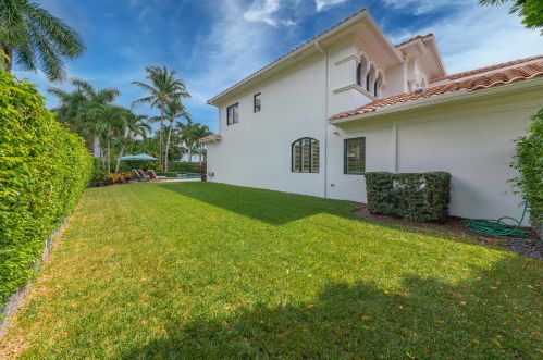 17830 Monte Vista Dr, Boca Raton FL  33496-1054 exterior