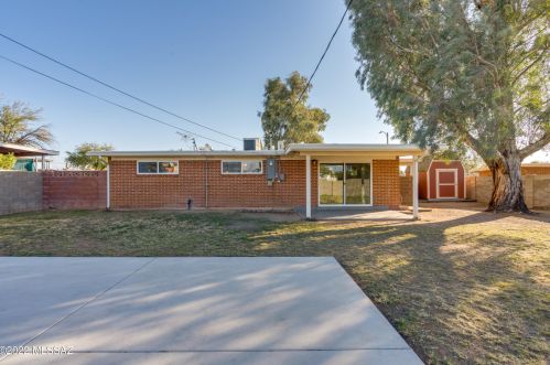 8217 Beverly St, Tucson AZ 85710-5931 exterior