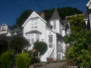 2016 14 Ave, Seattle WA  98198-3378 exterior