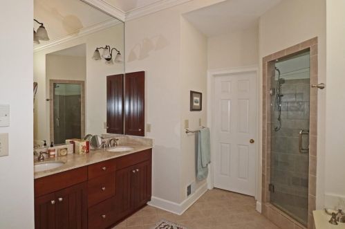 115 Grosvenor Pl, Atlanta GA 30328-4851 exterior