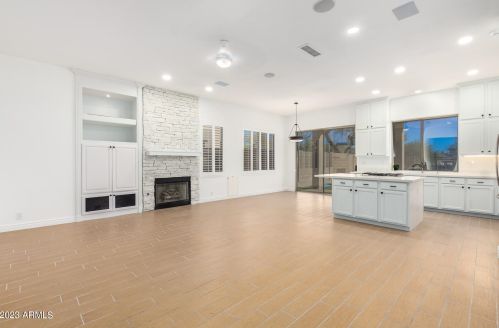 22037 55th St, Phoenix AZ  85054-7151 exterior