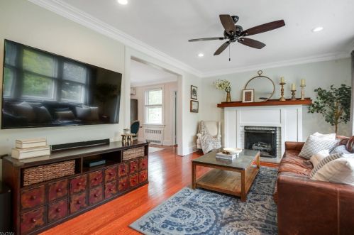 10 Madison Ave, Maplewood NJ 07040-2207 exterior