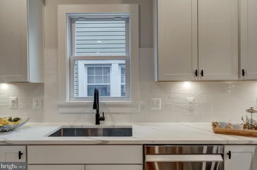 2718 17th St, Washington DC 20003-3123 exterior