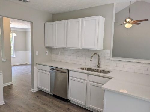 4256 Shoreside Cir, Lithonia GA  30039-6827 exterior