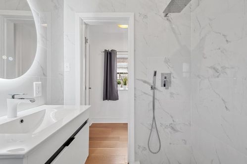 131 44th St, Pittsburgh PA  15201-3037 exterior