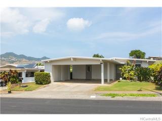493 Kaumakani St, Honolulu, HI 96825-2324