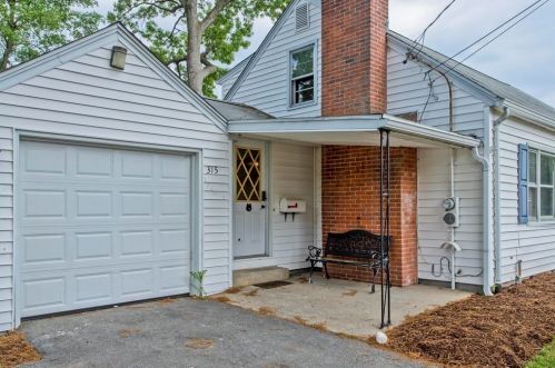 315 Winton St, Springfield MA  01118-1257 exterior