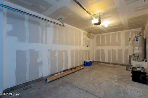 2213 Mcconnell Dr, Tucson AZ 85710-8091 exterior