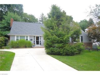 30546 Manhasset Dr, Cleveland OH  44140-1155 exterior